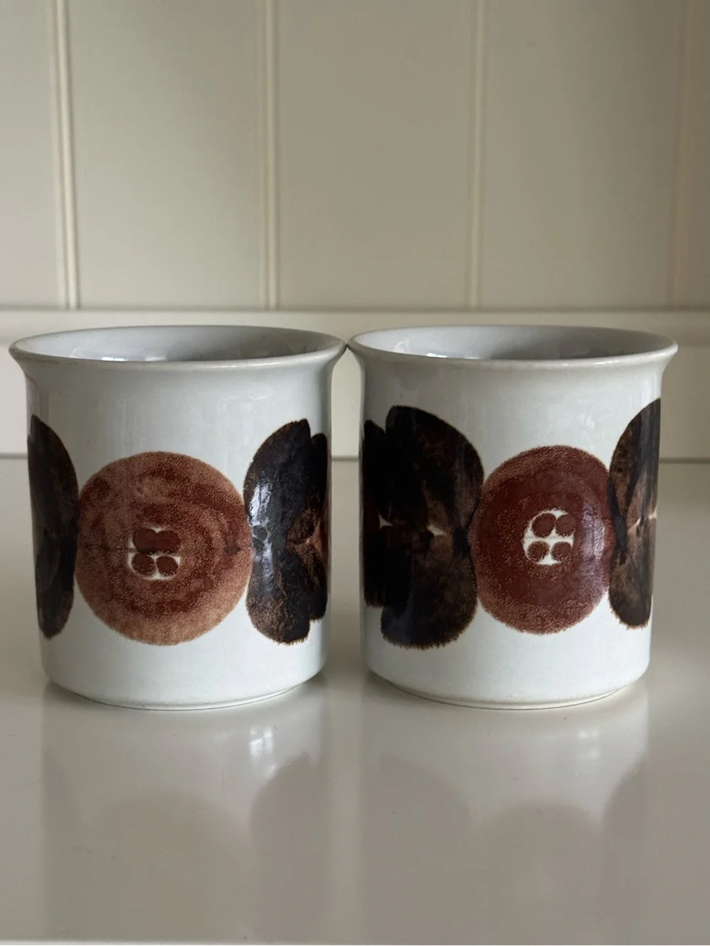 VINTAGE MCM Arabia Finland Rosmarin Hand Painted Floral Mug Set